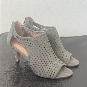 STYLE & CO Gray Suede Perforated Peep-Toe Heeled Sandals